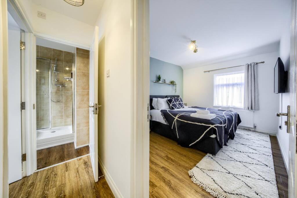 Low Rate For A 4-Bedroom House In Coventry With Free Unlimited Wi-Fi 2 Car Parking 53 Qmc Esterno foto